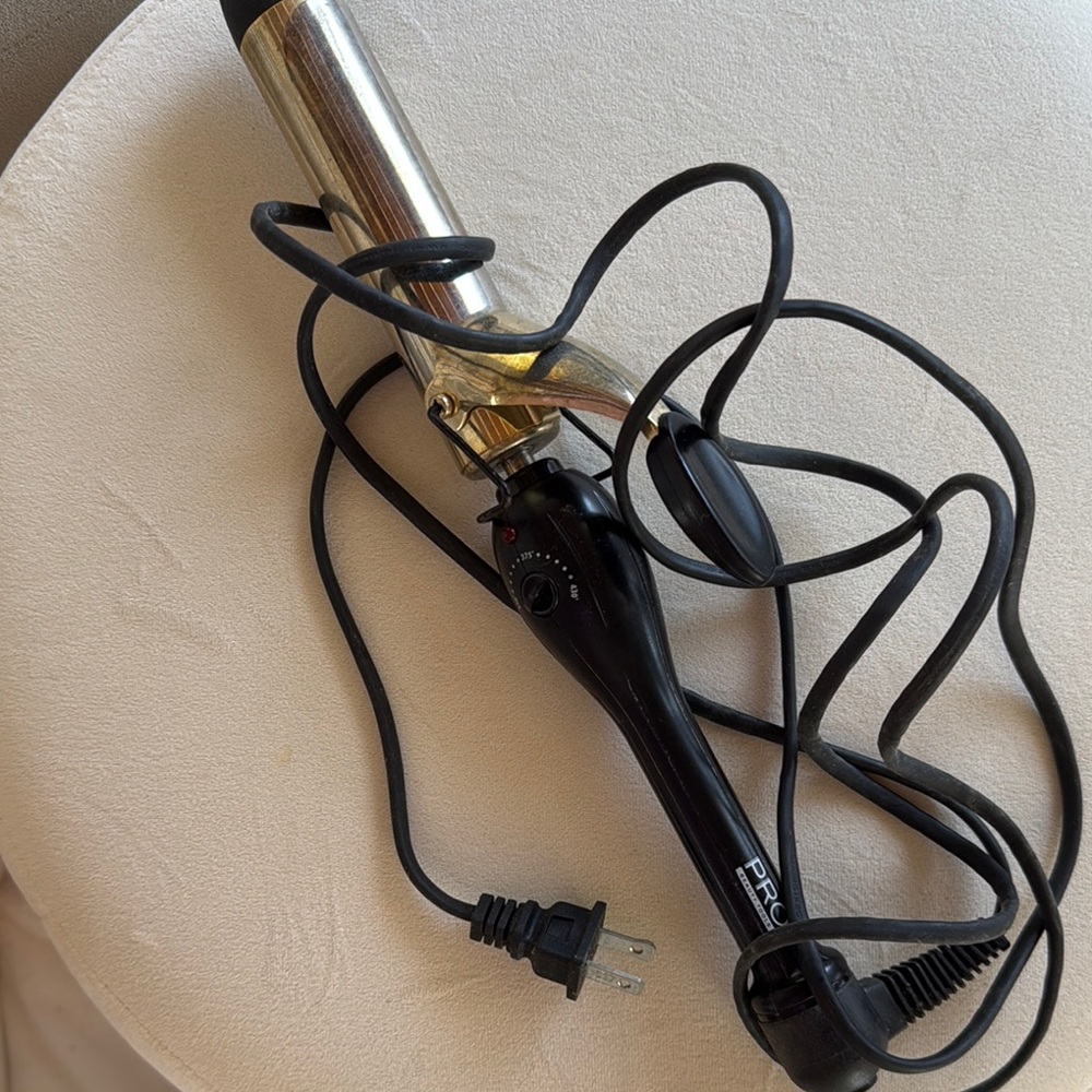 Pro Beauty Tools Black Curling Iron